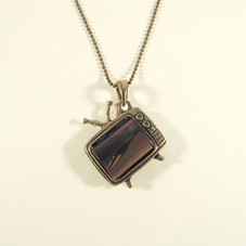 Colar Televisão Retrô Marrom - Laços de Filó