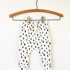 Organic baby leggings in brushstroke print // by LolaandStella