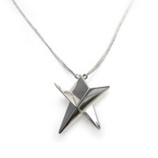 Small Star Necklace in Silver -