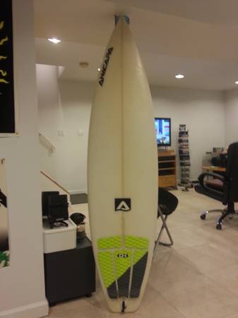 6' 3'' Anacapa Surfboard (Ridden twice, new traction pad and leash)