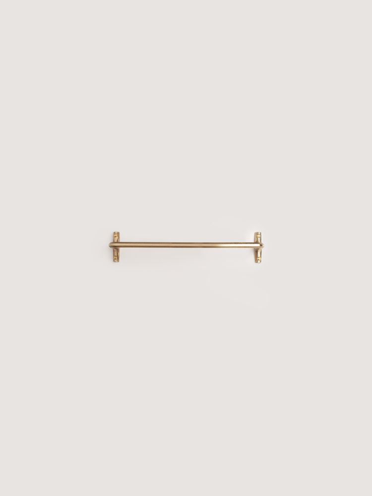 SMALL BRASS TOWEL HANGER — ART&ARTICLE;