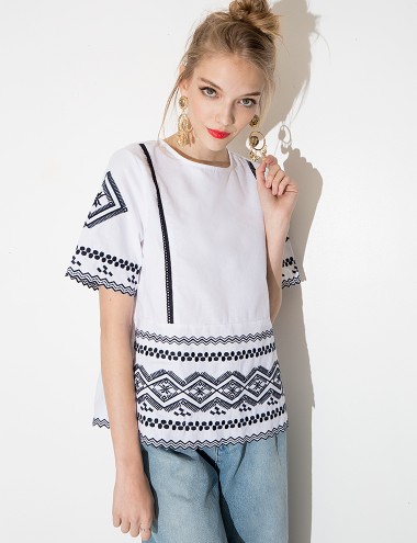 Boho Embroidered Top - Scalloped Floral Stitched Top