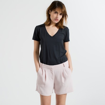 The Women’s V - Muted Black – Everlane – Everlane