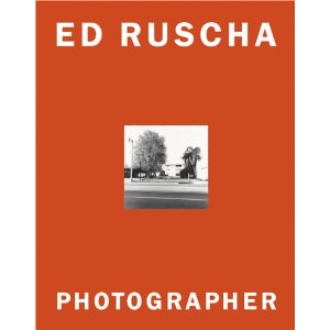 Amazon.com: ED RUSCHA: PHOTOGRAPHER (9783865212061): Margit Rowell, Ed Ruscha: Books