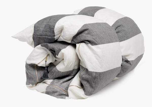 Harbour Island Throwbed In Charcoal - Hedgehouse