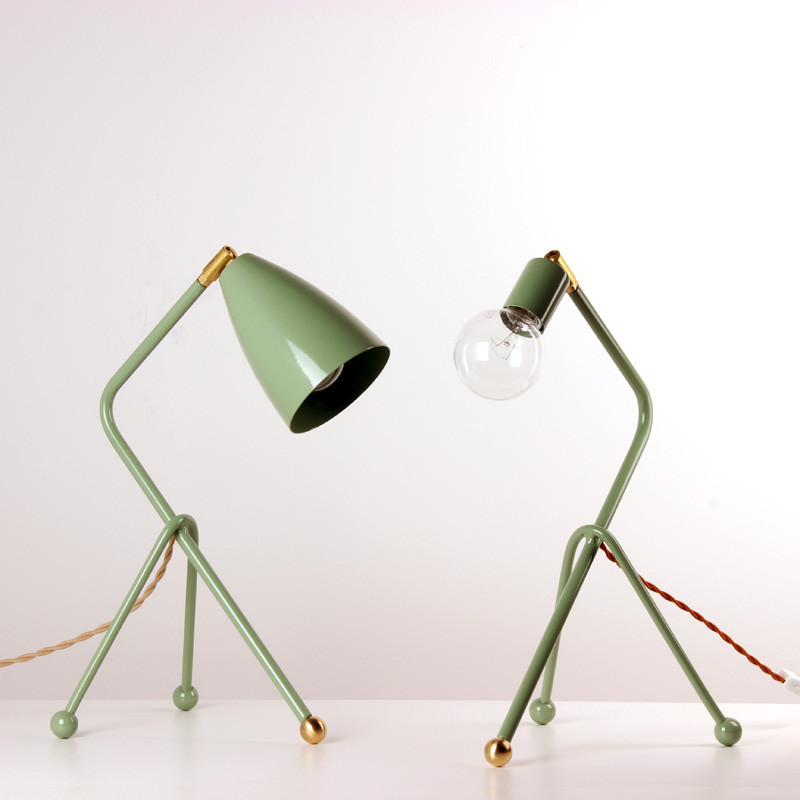 Tripod desk lamp - onefortythree
