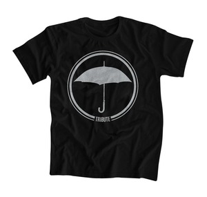 UMBRELLA LOGO BLACK TEE