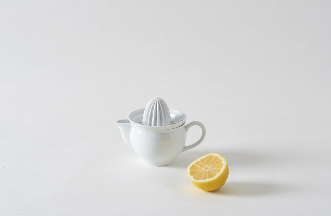Azmaya White Porcelain Citrus Juicer : MARCH